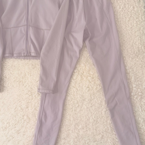 Women's PINK by VICTORIA SECRET Lavender Activewear Set - Picture 3 of 6